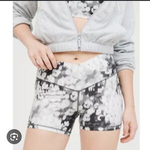 Offline Aerie Black, White, Gray Athletic Shorts High Rise Plus Size XXL